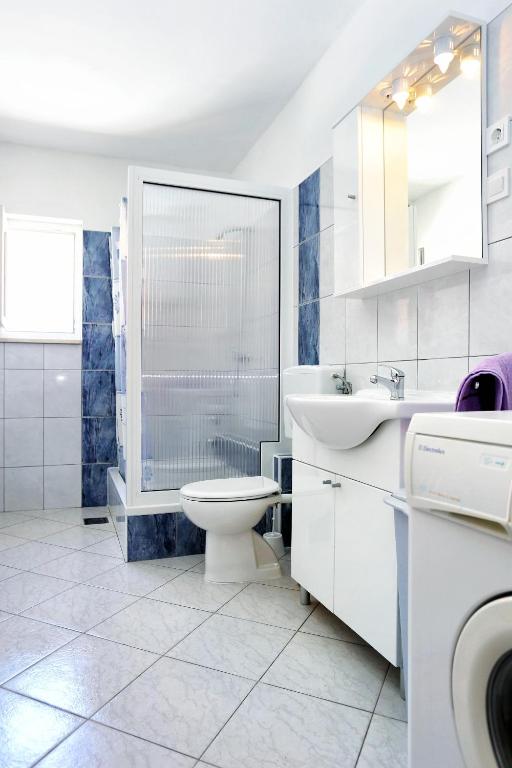 Koupelna v ubytování Apartments with parking spaces Orebic, Peljesac - 10102