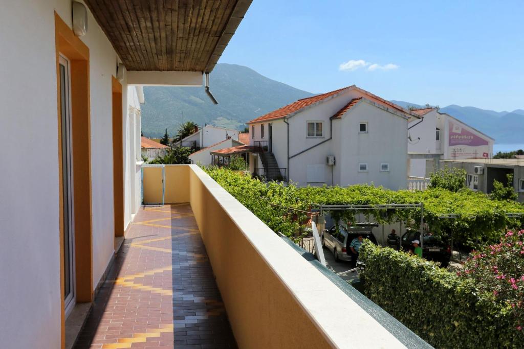Nespecifikovaný výhled na hory nebo výhled na hory při pohledu z apartmánu