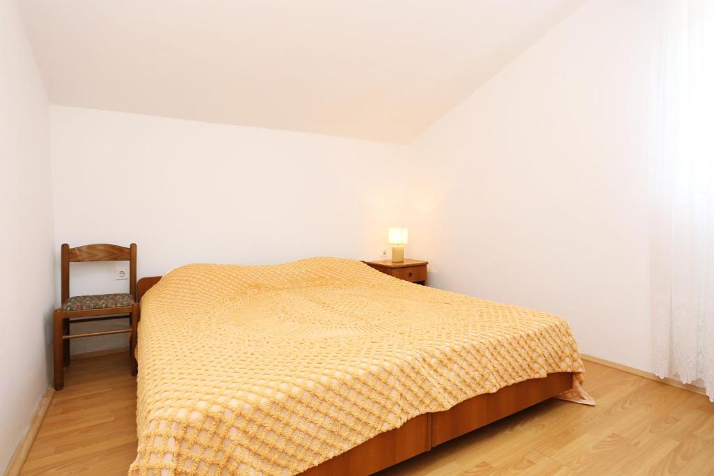 Posteľ alebo postele v izbe v ubytovaní Apartments by the sea Drace, Peljesac - 10211