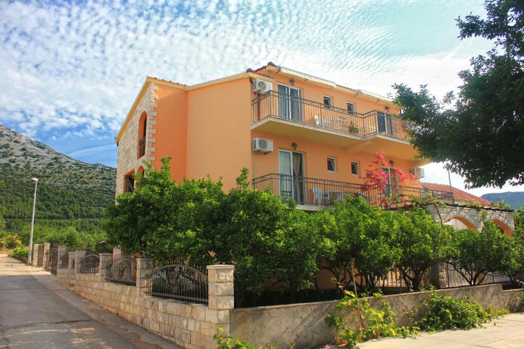 Fotografia z galérie ubytovania Apartments with a parking space Orebic, Peljesac - 10194 v destinácii Orebić