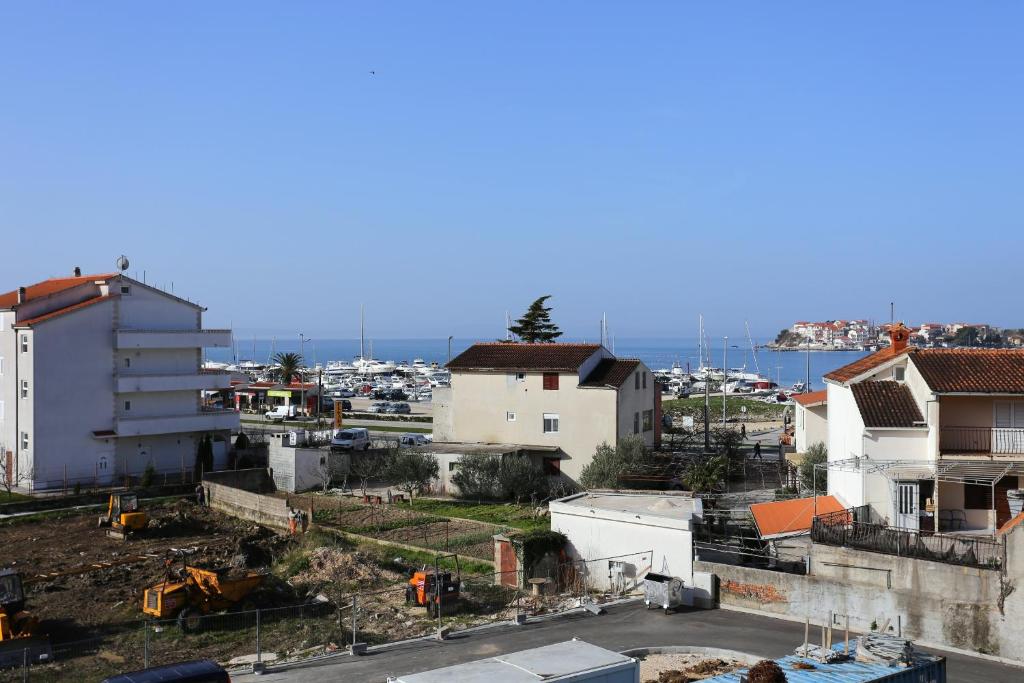 Fotografia z galérie ubytovania Apartments by the sea Podstrana, Split - 9503 v destinácii Podstrana