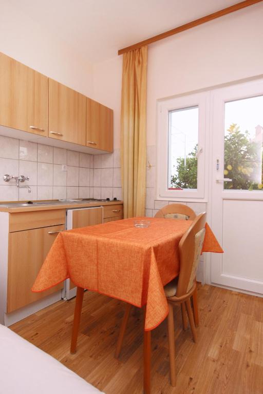 Fotografia z galérie ubytovania Apartments with a parking space Orebic, Peljesac - 10256 v destinácii Orebić