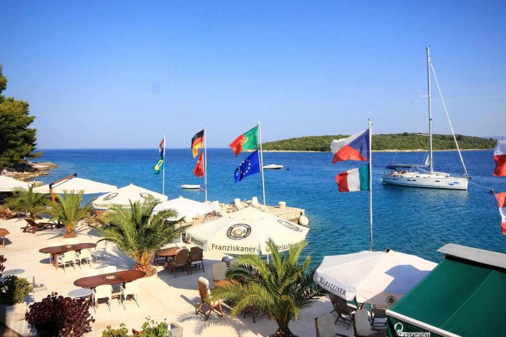 Fotografie z fotogalerie ubytování Apartments and rooms by the sea Loviste, Peljesac - 10181 v destinaci Lovište
