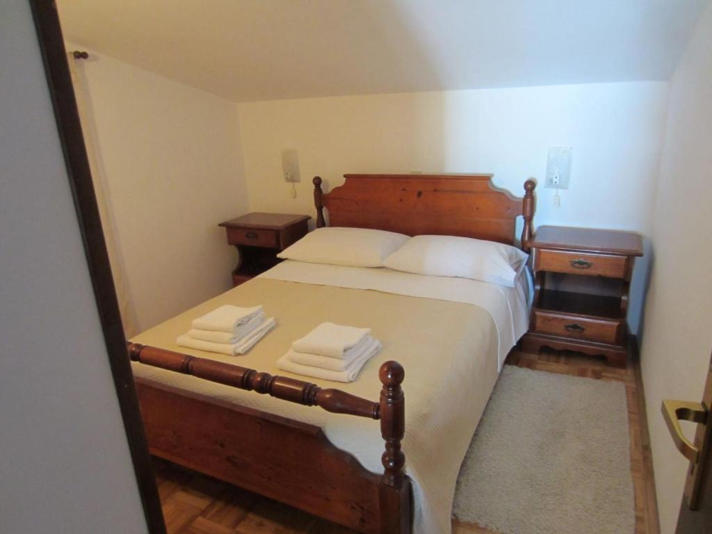 Llit o llits en una habitació de Apartments by the sea Zadar - Diklo, Zadar - 11662
