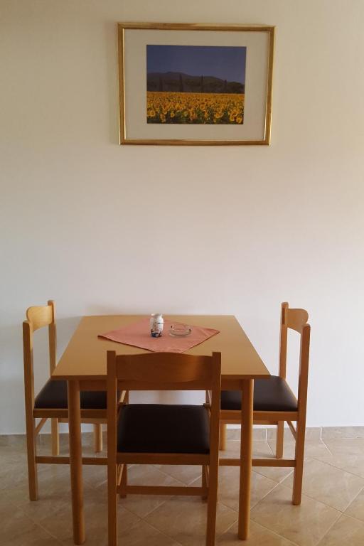 Fotografie z fotogalerie ubytování Apartments with a parking space Starigrad, Paklenica - 11683 v destinaci Starigrad-Paklenica