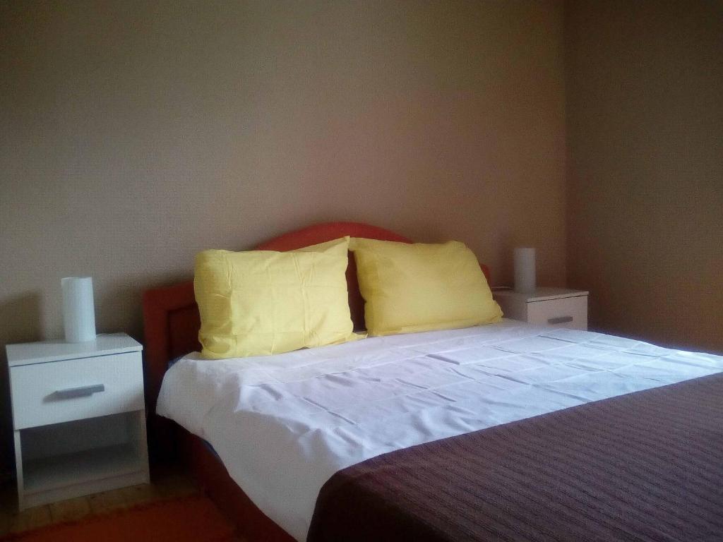 Postel nebo postele na pokoji v ubytování Apartments with parking spaces Pirovac, Sibenik - 11746
