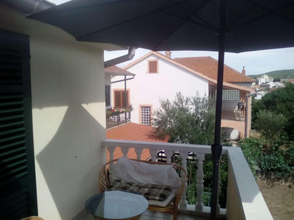 Balkón nebo terasa v ubytování Apartments with parking spaces Pirovac, Sibenik - 11746