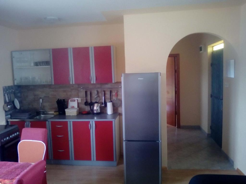 Kuchyň nebo kuchyňský kout v ubytování Apartments with parking spaces Pirovac, Sibenik - 11746