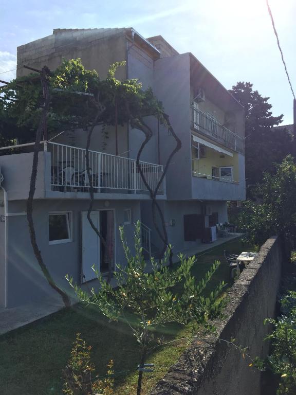 Fotografia z galérie ubytovania Apartments with a parking space Kastel Kambelovac, Kastela - 11755 v destinácii Kaštela