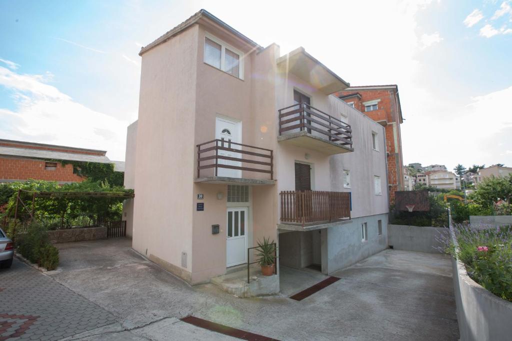 Apartments with parking space Podstrana, Split - 11918