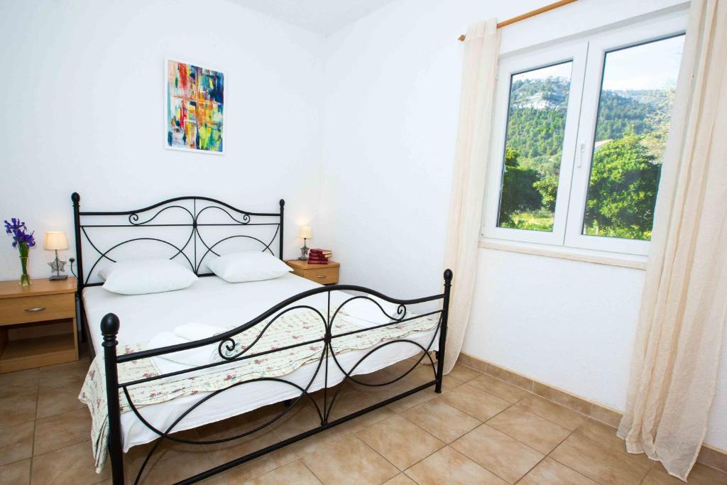 Fotografia z galérie ubytovania Apartments by the sea Zuljana, Peljesac - 12058 v Žuljane