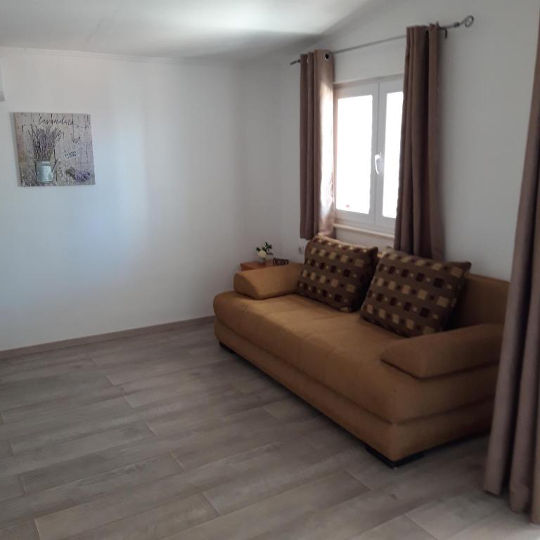 Posezení v ubytování Apartments and rooms by the sea Nevidjane, Pasman - 11902