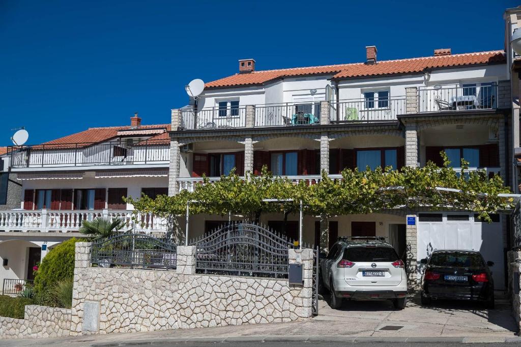 Budova, v ktorej sa apartmán nachádza
