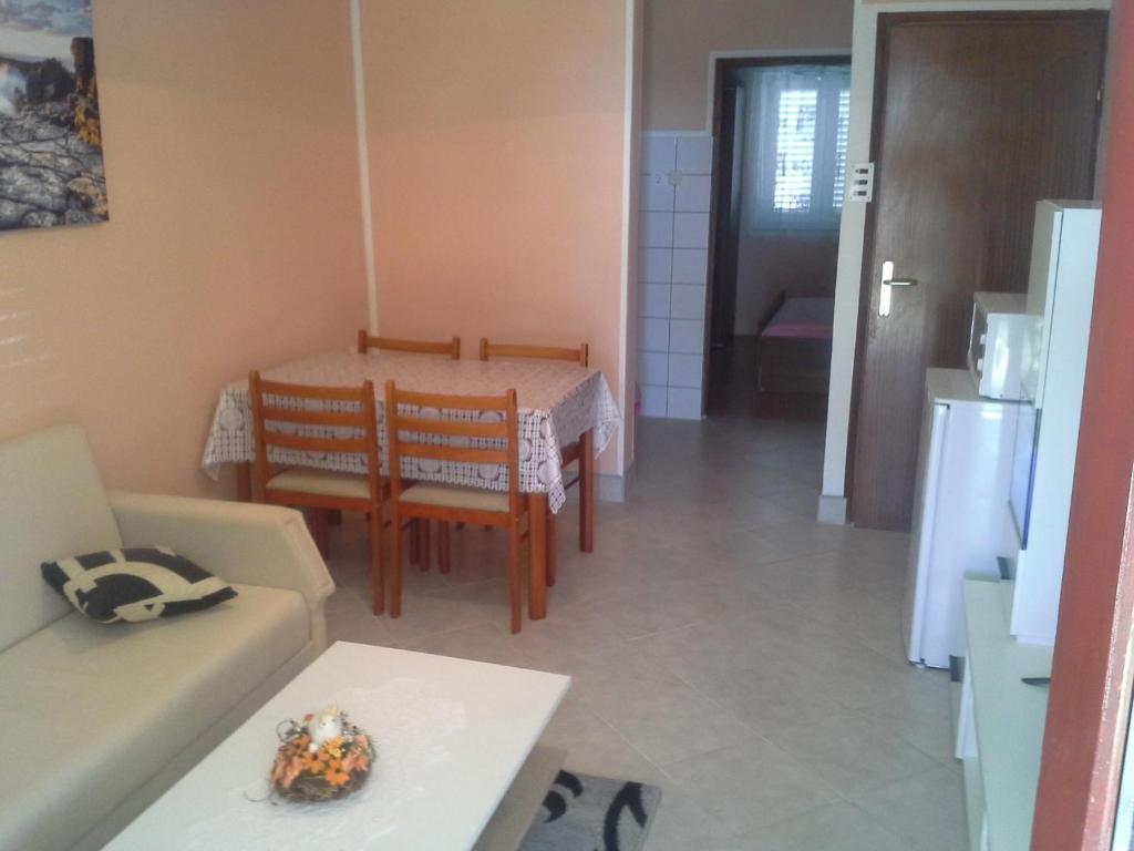 Kuchyňa alebo kuchynka v ubytovaní Apartment Crikvenica 12116a