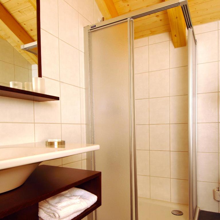 Koupelna v ubytování Hotel Viktoria-Leukerbad-Therme