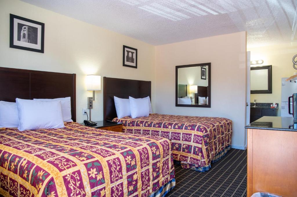 Motel 7 - Near Six Flags, Vallejo - Napa Valley - Tweepersoonskamer Met Twee Tweepersoonsbedden - Niet Roken