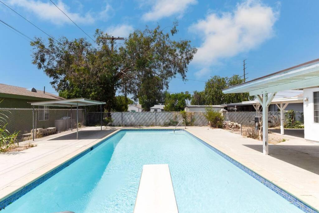Large 5 bedroom charmer wIth pool - Five-Bedroom House
