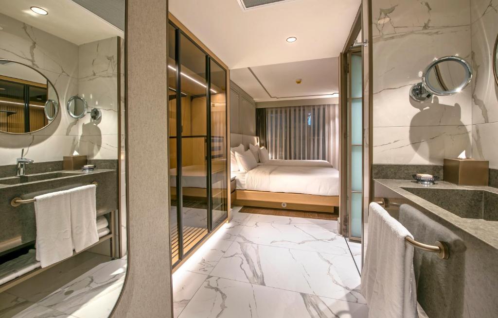 Stayso The House Hotel - 