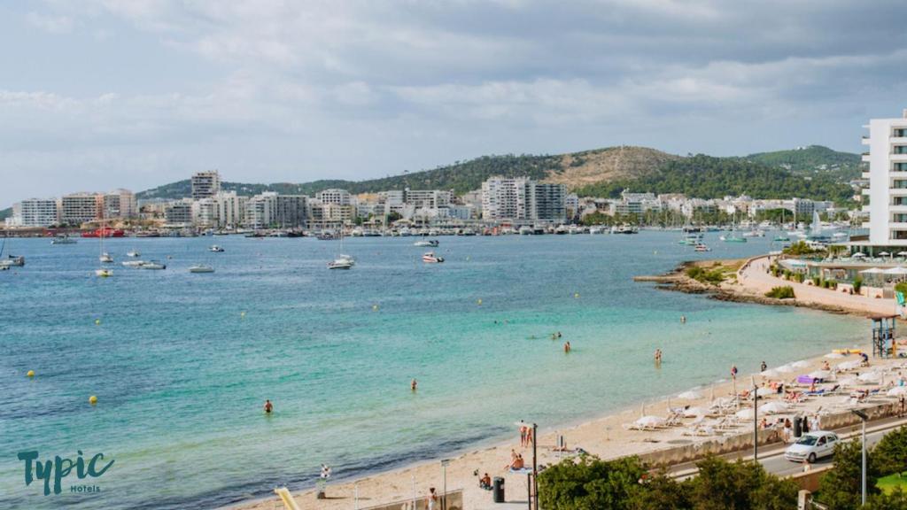 Typic Marina Playa - Adults Only, Bahía de San Antonio ...