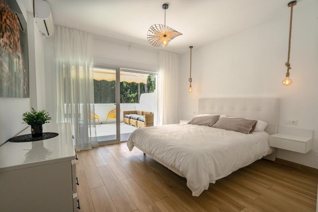 Posteľ alebo postele v izbe v ubytovaní Amazing 2 bedroom apartment in Jardines Fuentes