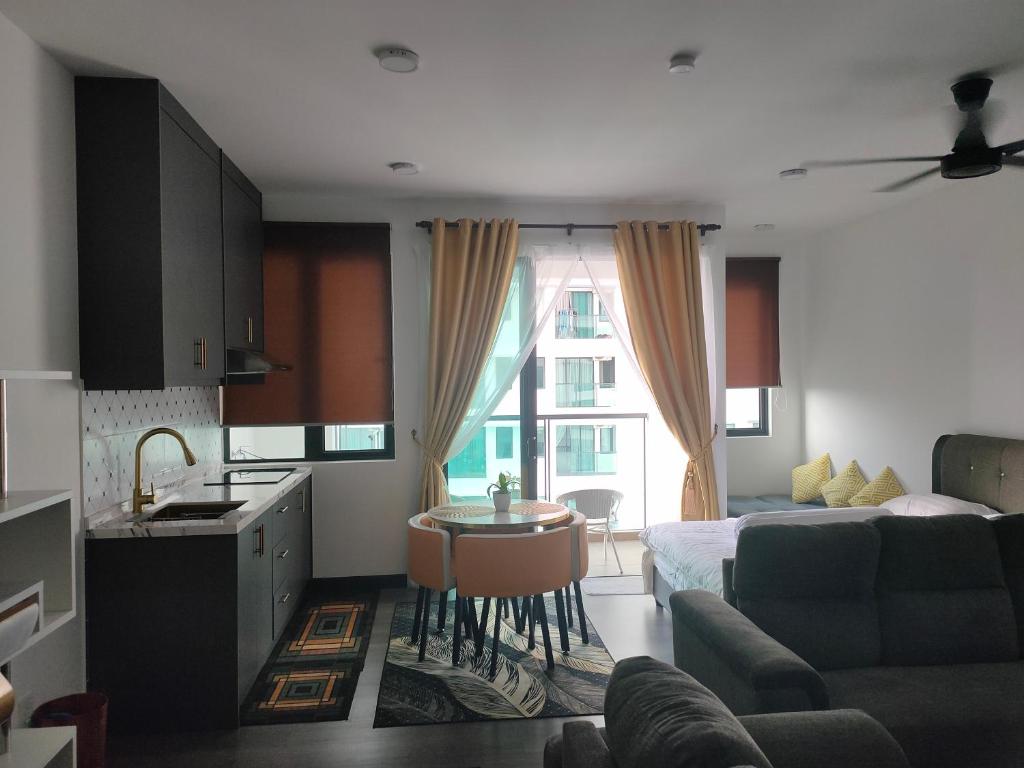 Nur Mateen's Studio - Vista Bangi Service Apartment - Studio With Balcony
