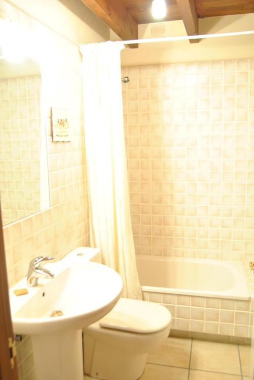 A bathroom at Abelardo's Home