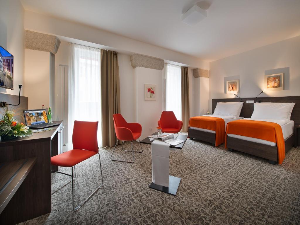 TV a/nebo společenská místnost v ubytování EA Business Hotel Jihlava
