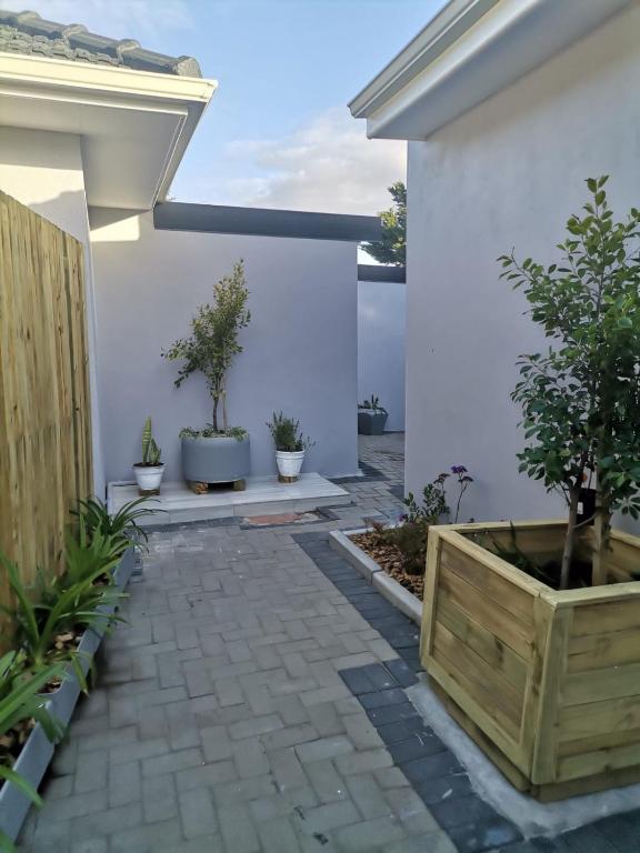 Jangada cottage sun valley fish hoek, Cape Town Updated 2023 Prices