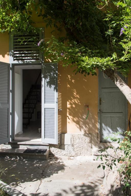 Budynek, w którym mieści się apartament