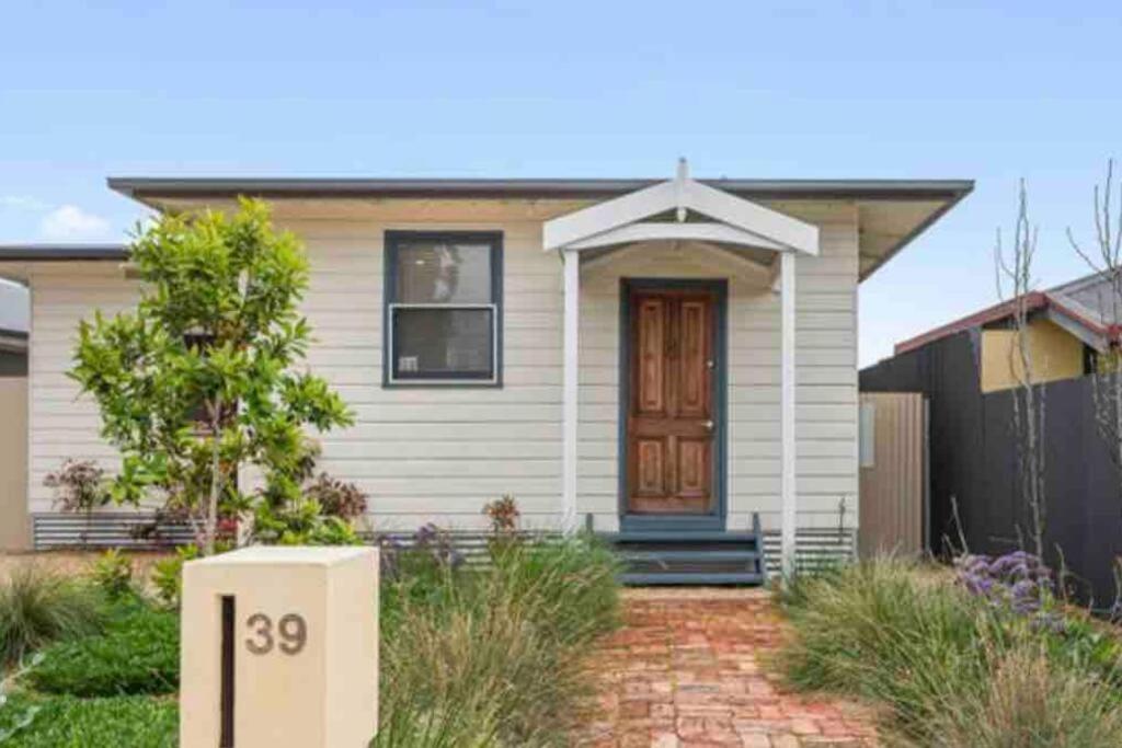 Wine Coast Cottage, Port Willunga, Port Willunga (updated prices 2024)