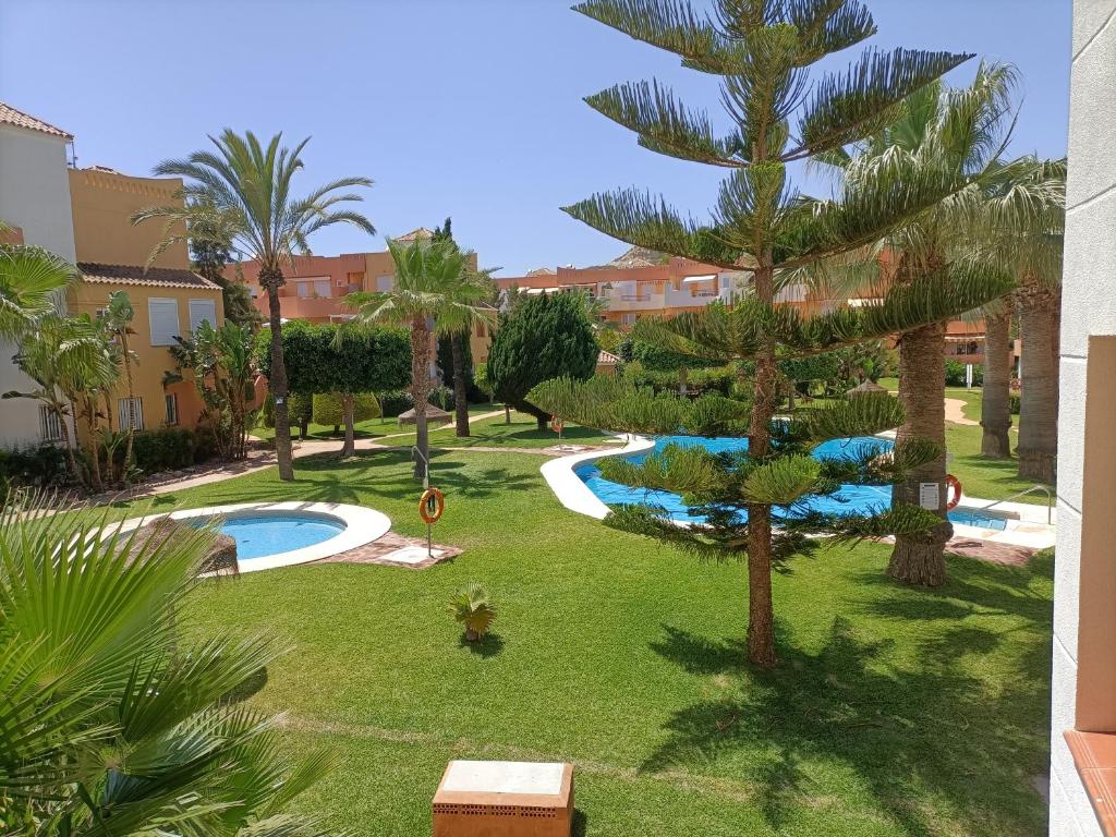 Bazén v ubytovaní PARQUE VERA Naturista FKK PLAYA, free Wifi alebo v jeho blízkosti