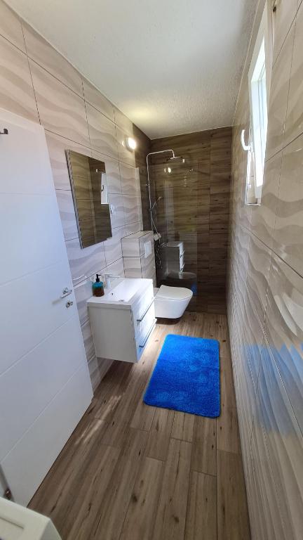 Kúpeľňa v ubytovaní Apartmani Mlinar - studio apartment