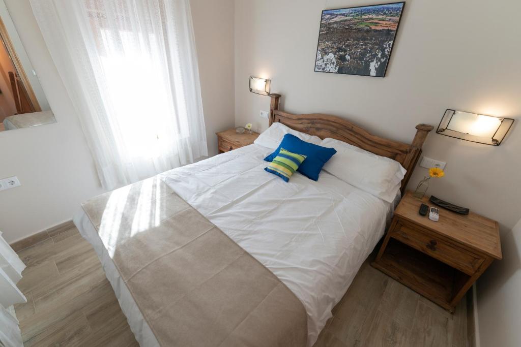 Casa Rural Volcán El Morrón. Villamayor de Cva. - Huis Met Drie Slaapkamers