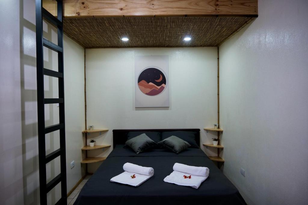 Postel nebo postele na pokoji v ubytování TERMINAL VERDE PRIVATE APARTMENTS NEAR AIRPORT 24h SELF CHECK IN