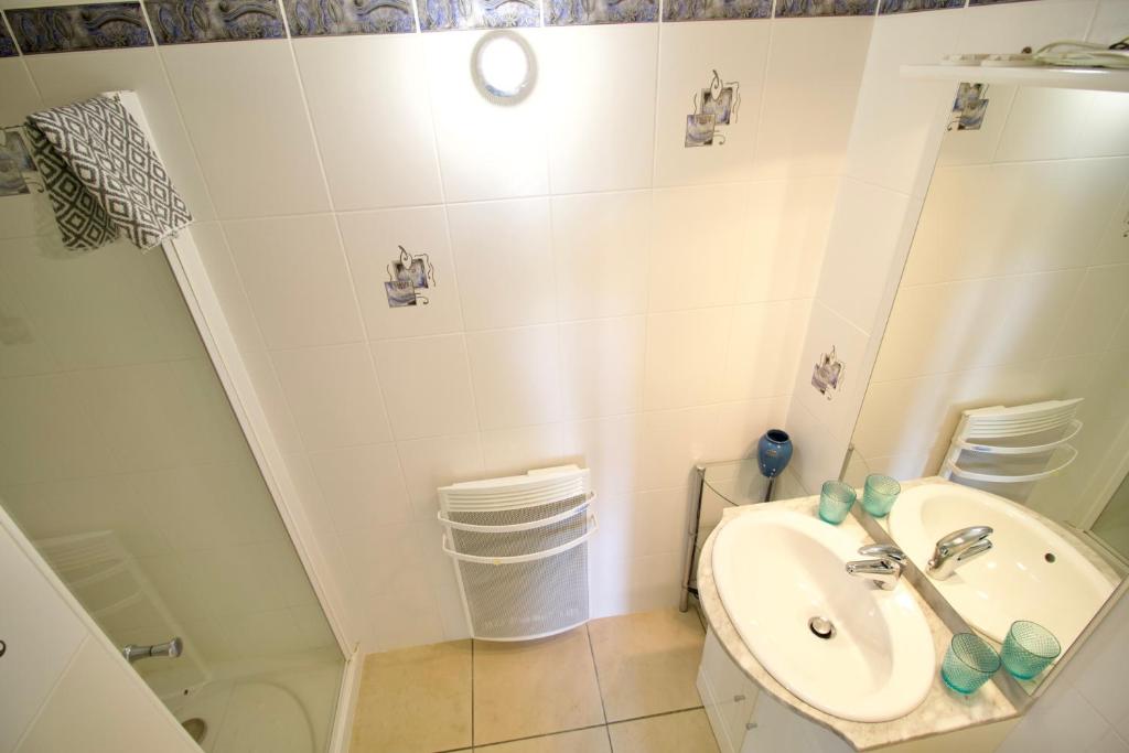 O Trois Oliviers - Double Room With Garden View
