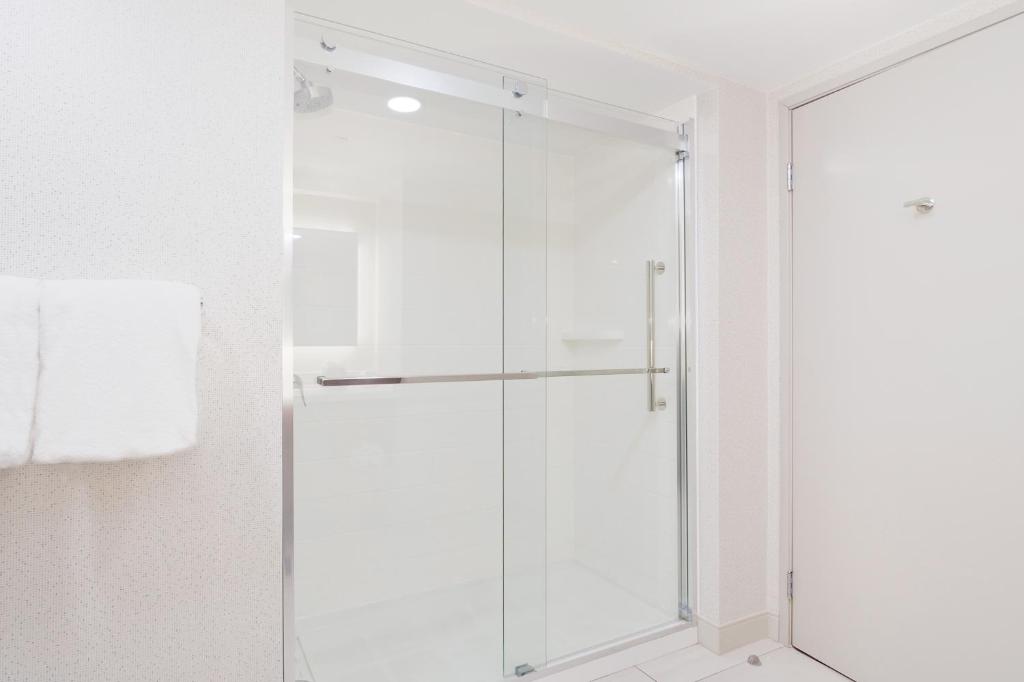 Koupelna v ubytování Holiday Inn Express & Suites Phoenix - Tempe by IHG