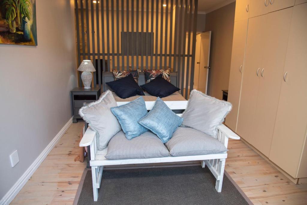 The Coral on Sedgefield by Top Destinations Rentals - Image 5
