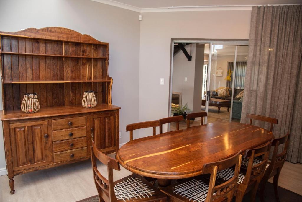 The Coral on Sedgefield by Top Destinations Rentals - Image 35