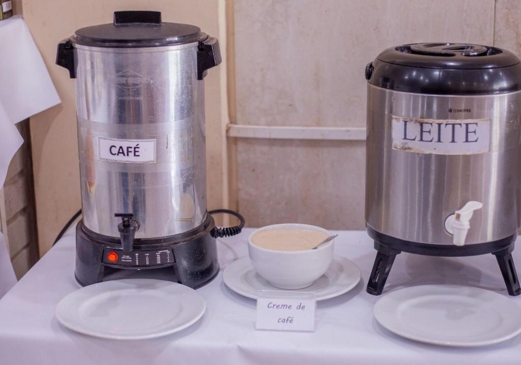Příslušenství pro přípravu čaje a kávy v ubytování Hotel Ermitage