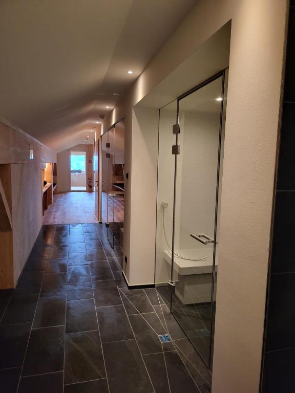 Koupelna v ubytování Panoramahotel Sonnhalde