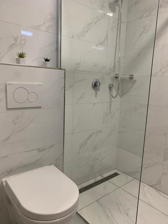 Koupelna v ubytování Apartmány Valča