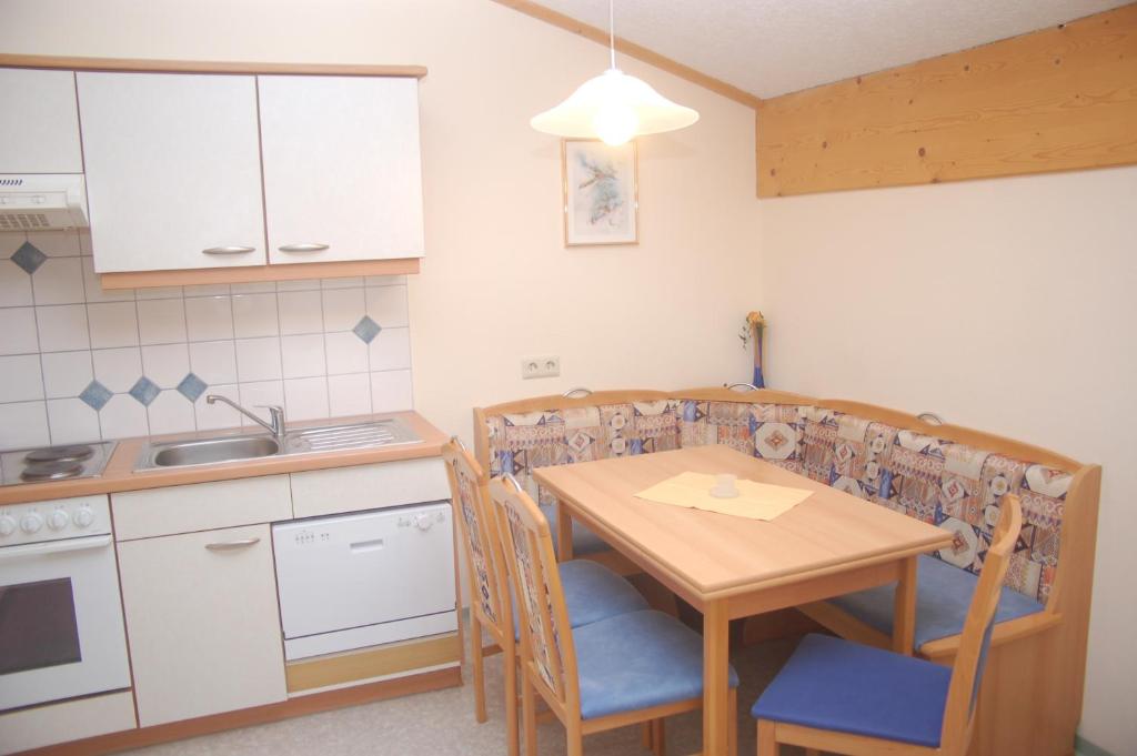 Kuchyň nebo kuchyňský kout v ubytování Ferienwohnung Hofer