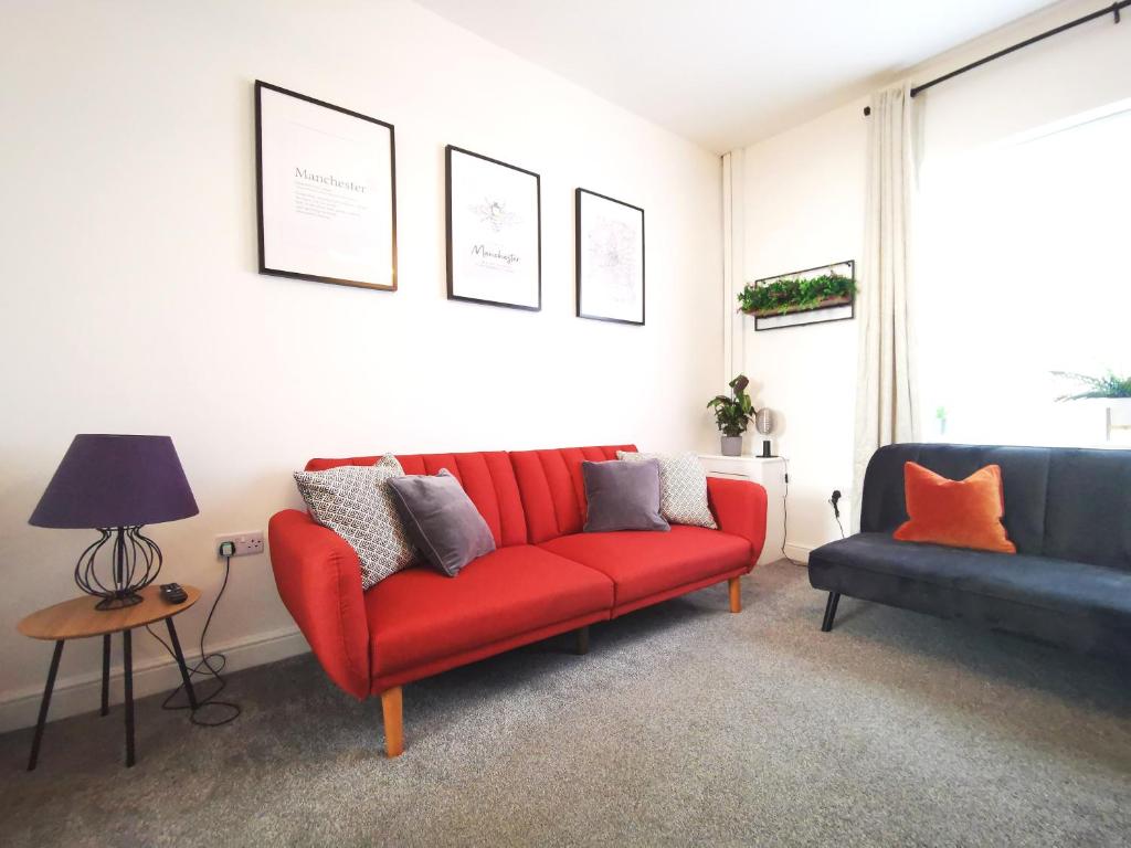 The Mellor - Holiday Home 15 Mins to Central Manchester With Free Parking