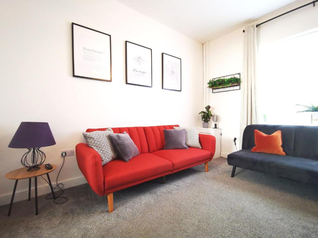 The Mellor Townhouse 10 Mins to Manchester City Centre With Free Parking