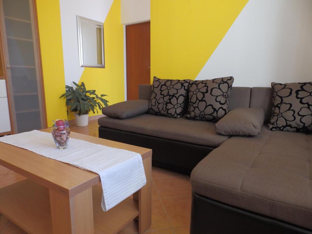 Posedenie v ubytovaní Apartment Kampor 12273c