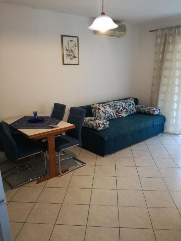 Fotografia z galérie ubytovania Apartments with a parking space Podgora, Makarska - 12306 v Podgore