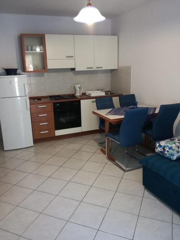 Fotografia z galérie ubytovania Apartments with a parking space Podgora, Makarska - 12306 v Podgore