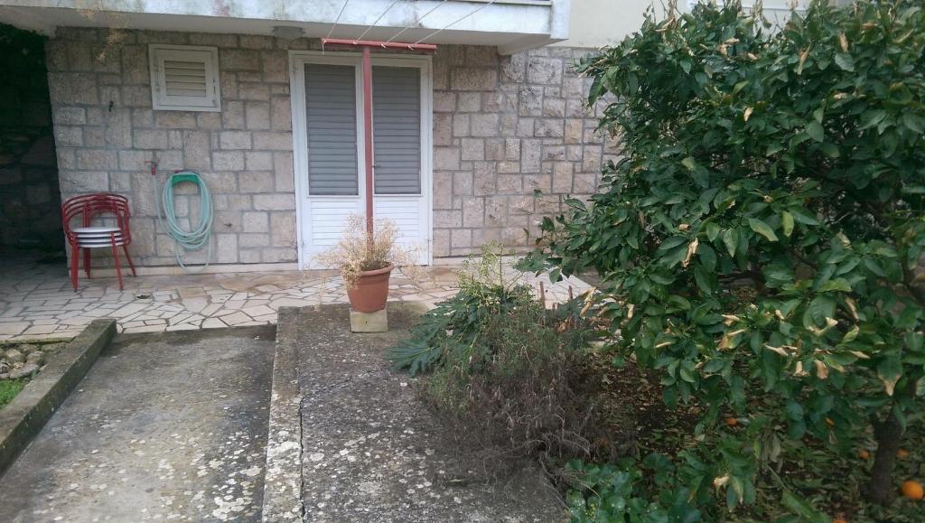 Apartments with parking space Korcula - 12385