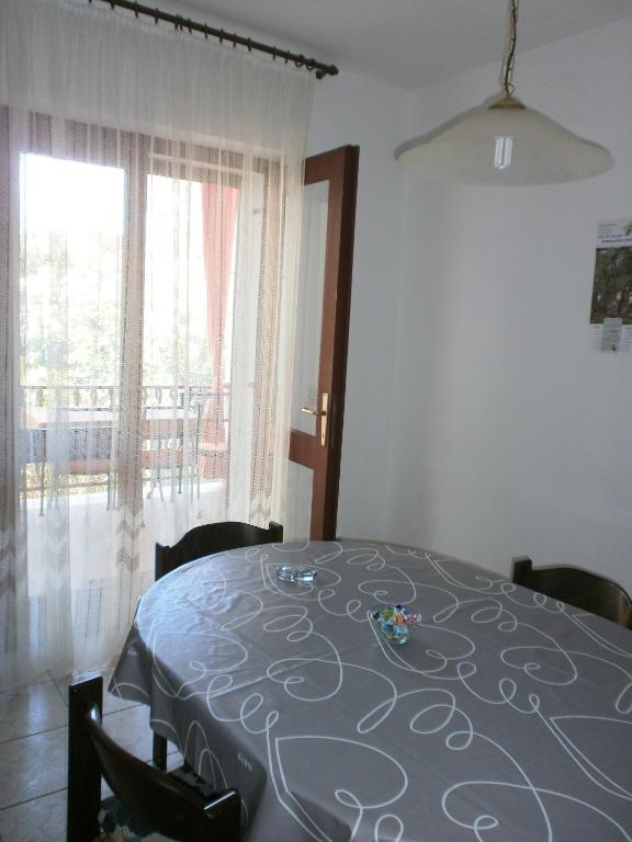 Posteľ alebo postele v izbe v ubytovaní Apartments by the sea Podgora, Makarska - 12326