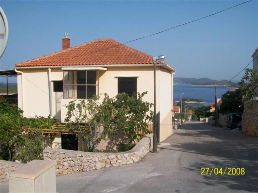 Apartments with parking space Bilo, Primosten - 12434